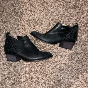 Black bootie